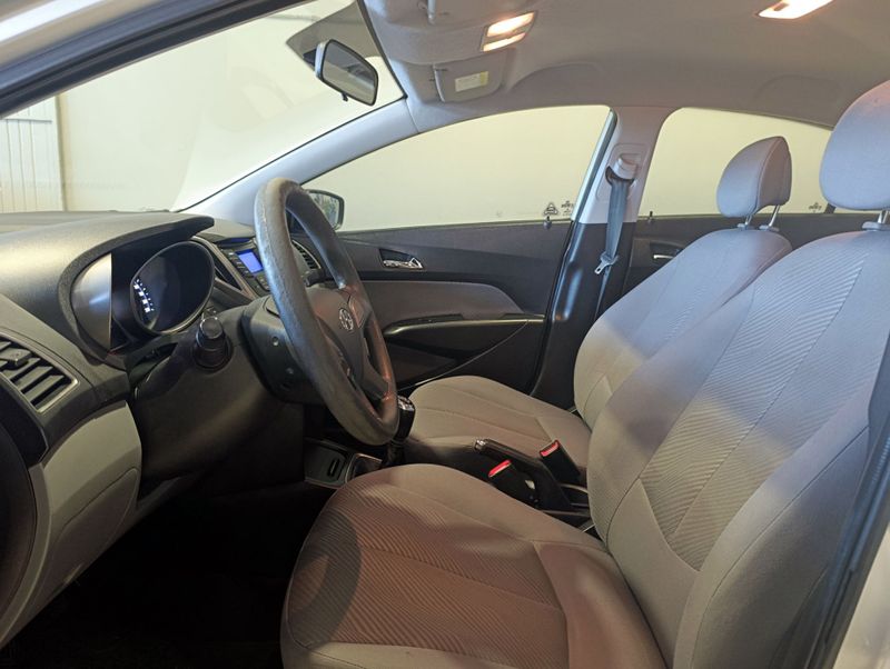 Hyundai Hb20s 1.6m Comf 2015/2015 SIM VEÍCULOS PORTO ALEGRE / Carros no Vale