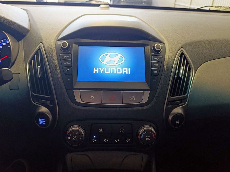 Hyundai Ix35 2.0 Mpfi Gl 16v 2021/2022 SIM VEÍCULOS PORTO ALEGRE / Carros no Vale