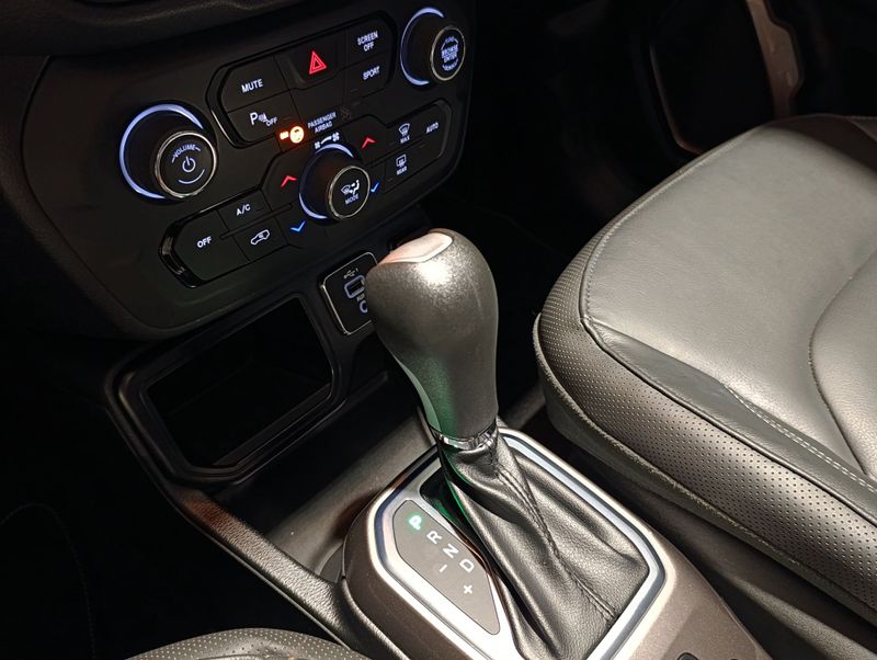 Jeep Renegade 1.8 16v Limited 2021/2021 SIM VEÍCULOS PORTO ALEGRE / Carros no Vale