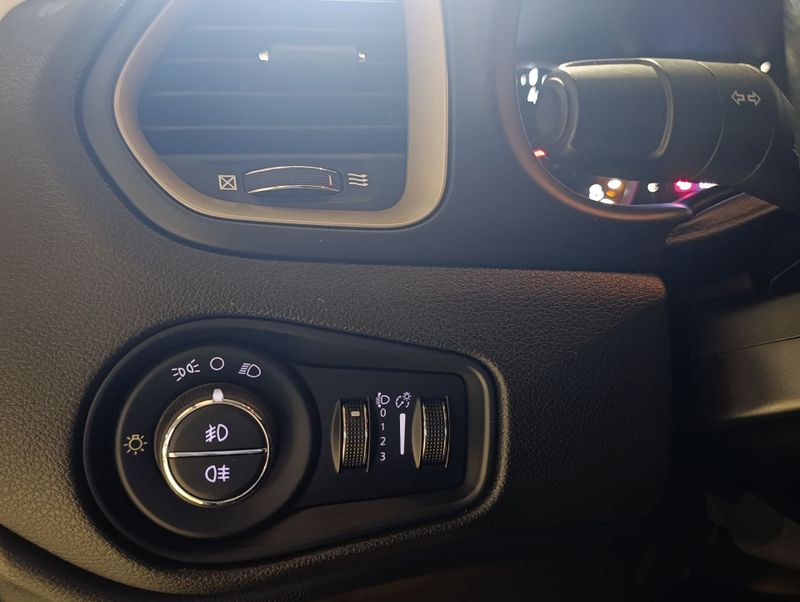 Jeep Renegade Sport 2015/2016 SIM VEÍCULOS PORTO ALEGRE / Carros no Vale