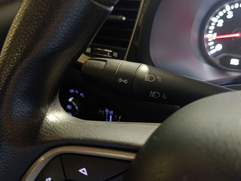 Jeep Renegade Sport 2015/2016 SIM VEÍCULOS PORTO ALEGRE / Carros no Vale