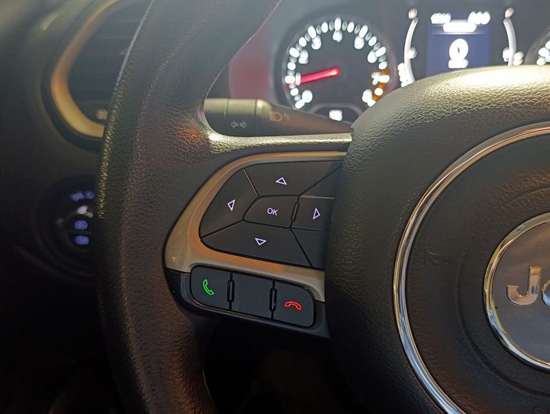 Jeep Renegade Sport 2015/2016 SIM VEÍCULOS PORTO ALEGRE / Carros no Vale