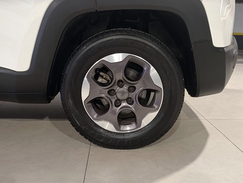 Jeep Renegade Sport 2015/2016 SIM VEÍCULOS PORTO ALEGRE / Carros no Vale