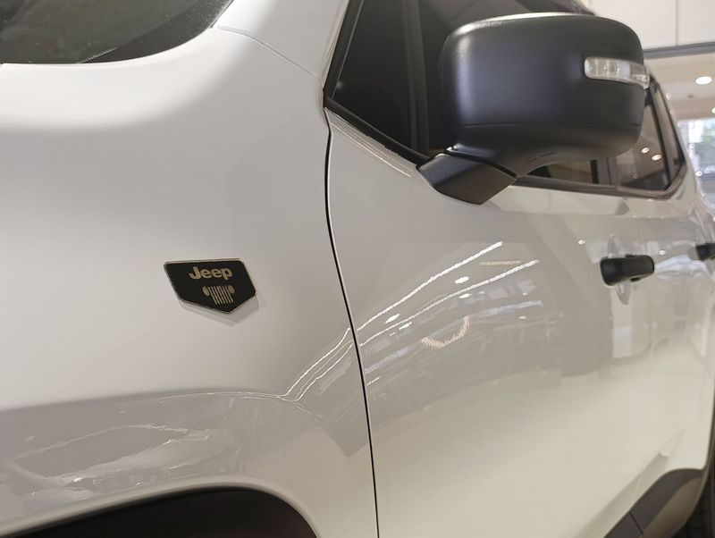 Jeep Renegade Sport 2015/2016 SIM VEÍCULOS PORTO ALEGRE / Carros no Vale