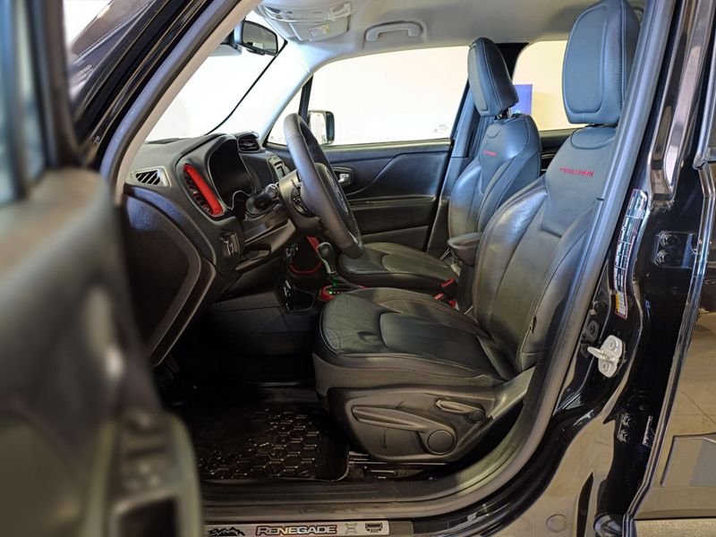 Jeep Renegade Trailhawk 2.0 Tb 4×4 2018/2018 SIM VEÍCULOS PORTO ALEGRE / Carros no Vale