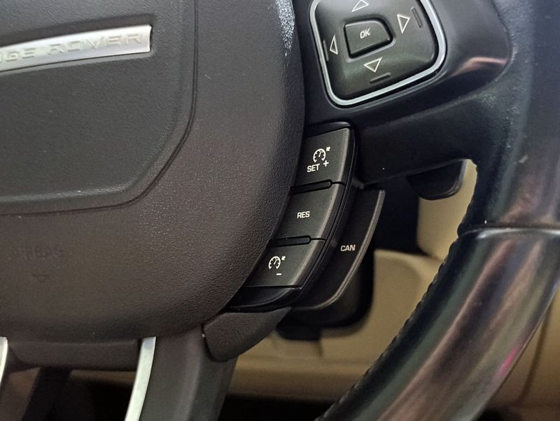 Land Rover Range R.evoque Pure 2.0 2013/2013 SIM VEÍCULOS PORTO ALEGRE / Carros no Vale