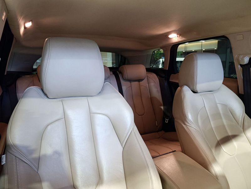 Land Rover Range R.evoque Pure 2.0 2013/2013 SIM VEÍCULOS PORTO ALEGRE / Carros no Vale