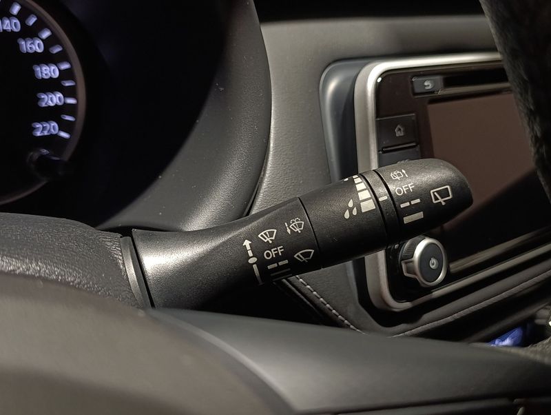 Nissan Kicks Sl Cvt 1.6 2020/2021 SIM VEÍCULOS PORTO ALEGRE / Carros no Vale