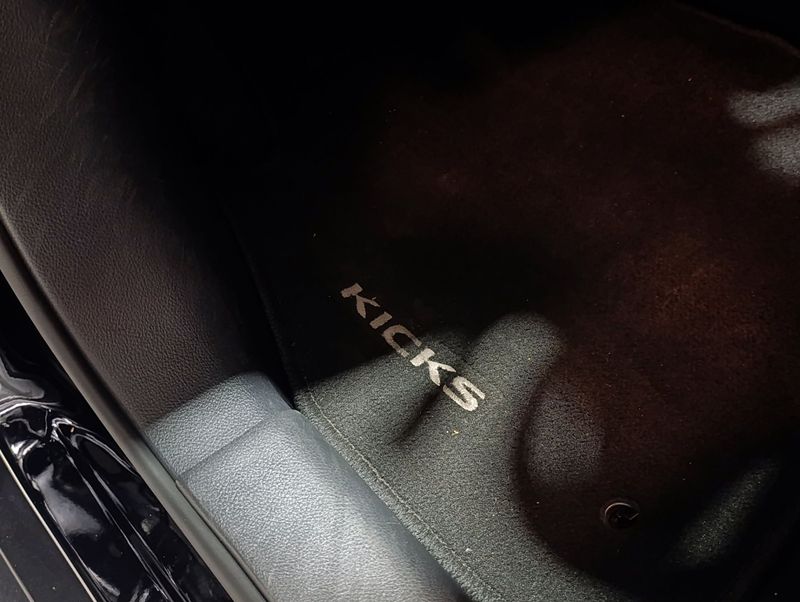 Nissan Kicks Sl Cvt 1.6 2020/2021 SIM VEÍCULOS PORTO ALEGRE / Carros no Vale