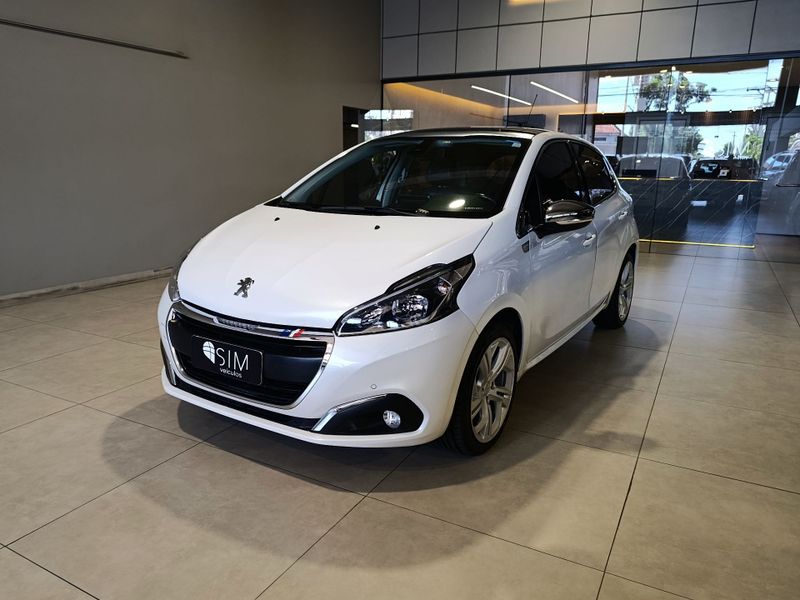 Peugeot 208 Urbantech 1.6 2017/2018 SIM VEÍCULOS PORTO ALEGRE / Carros no Vale