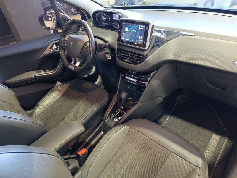 Peugeot 208 Urbantech 1.6 2017/2018 SIM VEÍCULOS PORTO ALEGRE / Carros no Vale