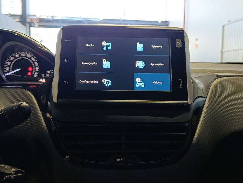 Peugeot 208 Urbantech 1.6 2017/2018 SIM VEÍCULOS PORTO ALEGRE / Carros no Vale