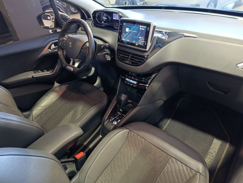 Peugeot 208 Urbantech 1.6 2017/2018 SIM VEÍCULOS PORTO ALEGRE / Carros no Vale