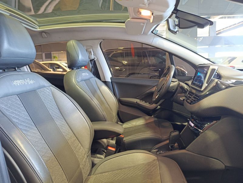 Peugeot 208 Urbantech 1.6 2017/2018 SIM VEÍCULOS PORTO ALEGRE / Carros no Vale