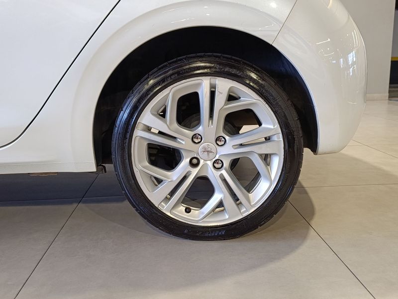 Peugeot 208 Urbantech 1.6 2017/2018 SIM VEÍCULOS PORTO ALEGRE / Carros no Vale