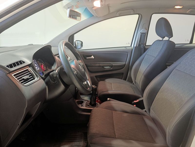 Volkswagen Fox 1.6 G2 Trend 2012/2013 SIM VEÍCULOS PORTO ALEGRE / Carros no Vale