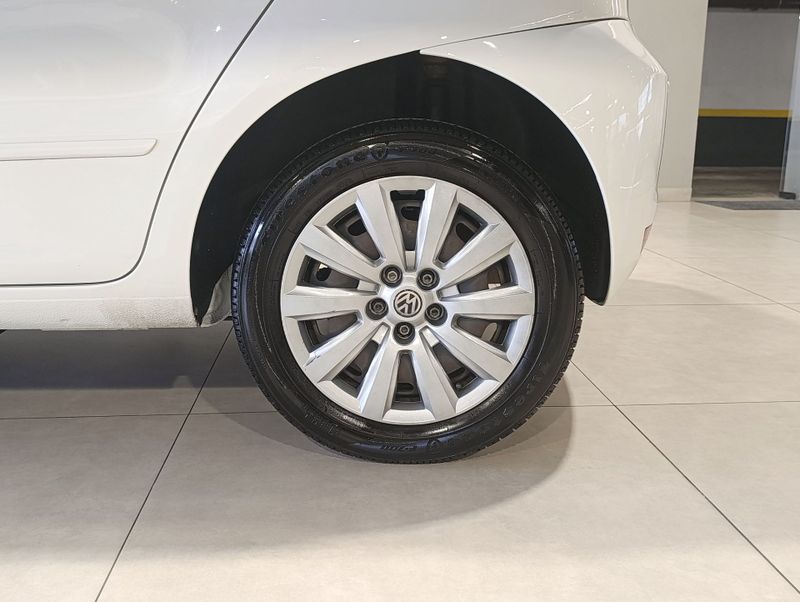 Volkswagen Fox 1.6 G2 Trend 2012/2013 SIM VEÍCULOS PORTO ALEGRE / Carros no Vale
