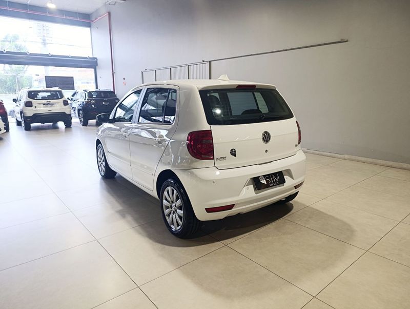 Volkswagen Fox 1.6 G2 Trend 2012/2013 SIM VEÍCULOS PORTO ALEGRE / Carros no Vale