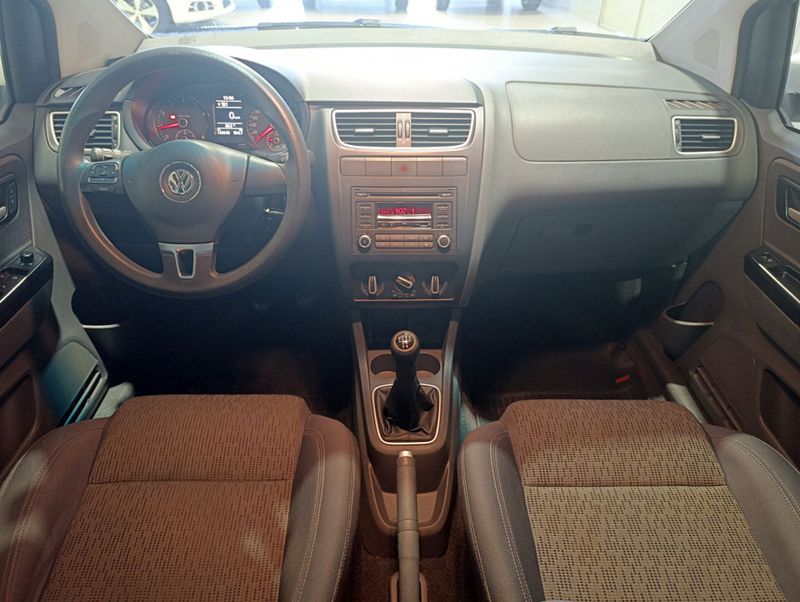 Volkswagen Fox 1.6 G2 Trend 2012/2013 SIM VEÍCULOS PORTO ALEGRE / Carros no Vale