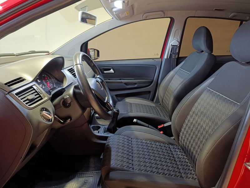 Volkswagen Fox Cl Mbv 2017/2018 SIM VEÍCULOS PORTO ALEGRE / Carros no Vale