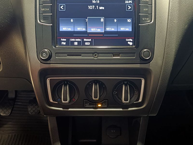 Volkswagen Fox Cl Mbv 2017/2018 SIM VEÍCULOS PORTO ALEGRE / Carros no Vale