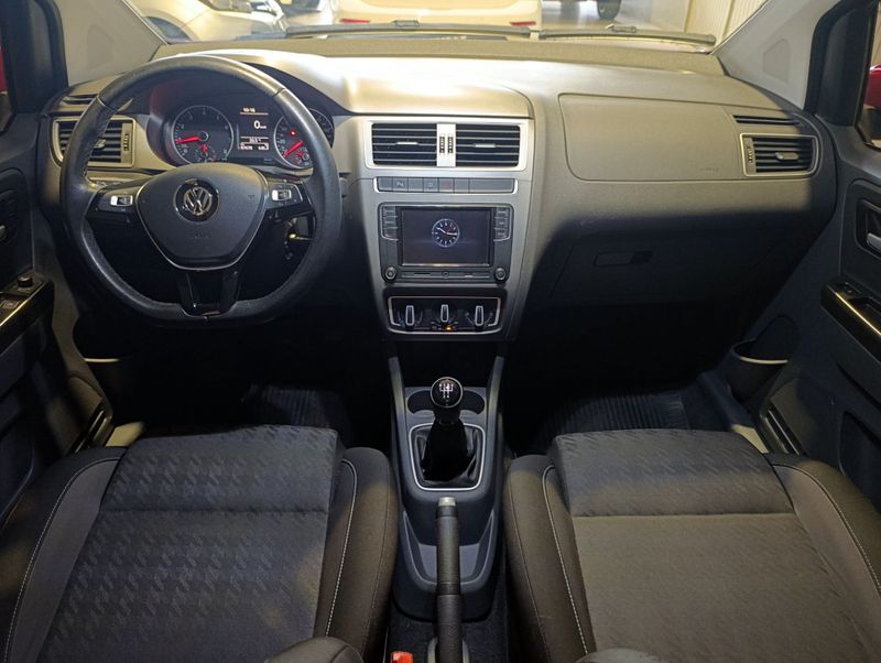 Volkswagen Fox Cl Mbv 2017/2018 SIM VEÍCULOS PORTO ALEGRE / Carros no Vale