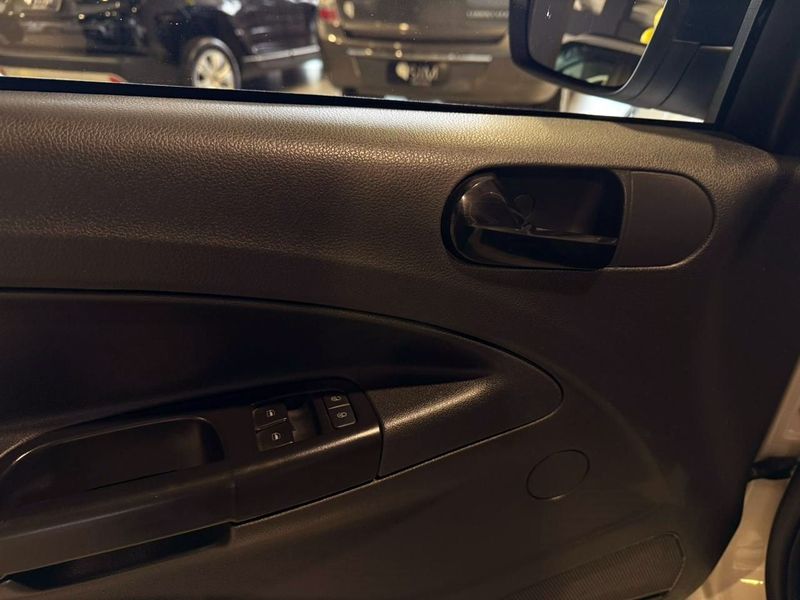 Volkswagen Saveiro Robust 1.6 Total 16v 2023/2023 SIM VEÍCULOS PORTO ALEGRE / Carros no Vale