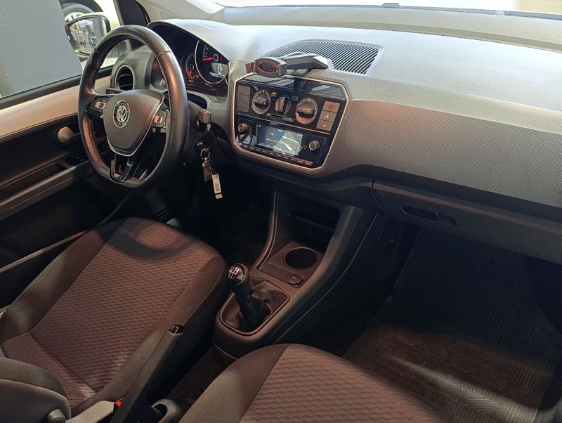 Volkswagen Up Move 1.0 Tsi Total 12v 2017/2018 SIM VEÍCULOS PORTO ALEGRE / Carros no Vale