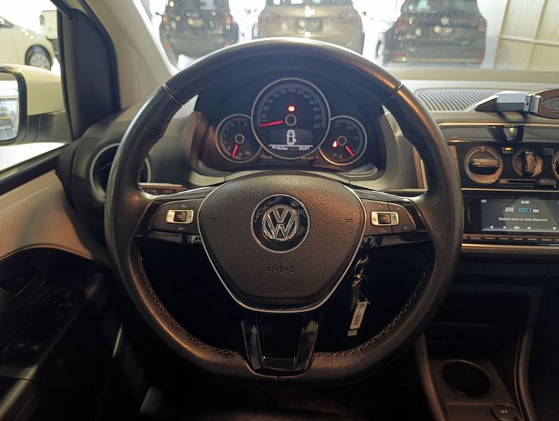 Volkswagen Up Move 1.0 Tsi Total 12v 2017/2018 SIM VEÍCULOS PORTO ALEGRE / Carros no Vale