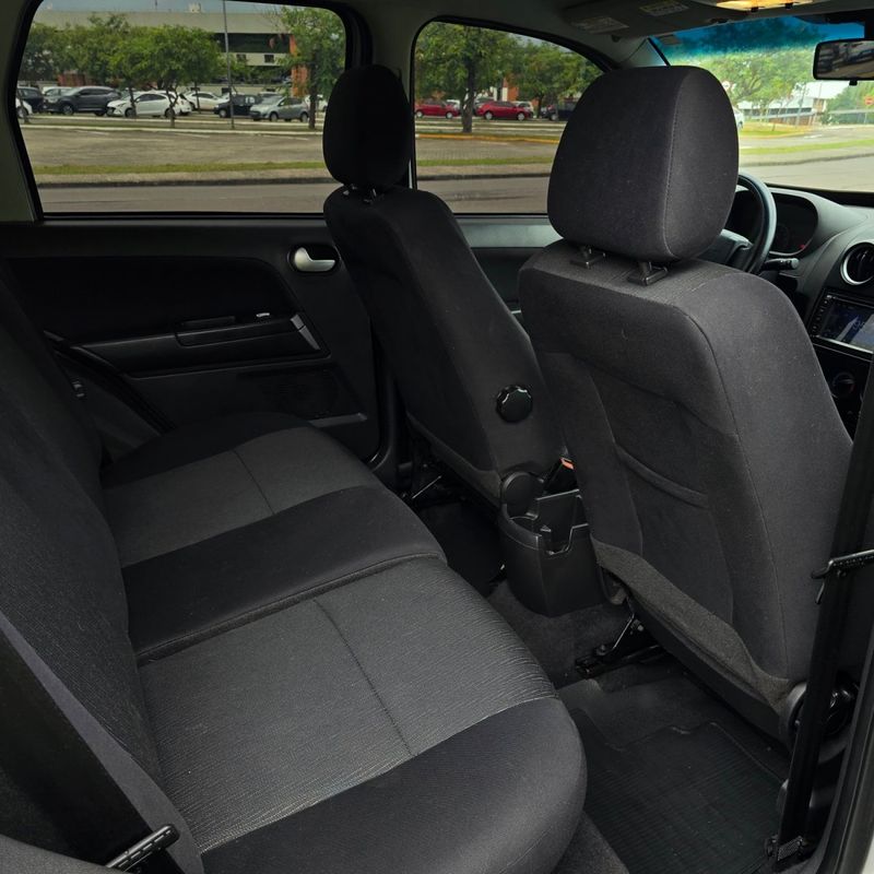 Ford EcoSport XLT 2.0/ 16V 2007/2007 AUTO NÍVEL VEÍCULOS SANTA CRUZ DO SUL / Carros no Vale