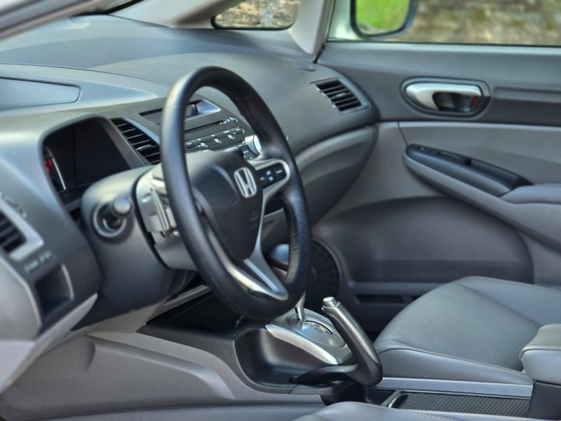 Honda Civic Sed LXL/ LXL SE 1.8 16V 2010/2011 AUTO NÍVEL VEÍCULOS SANTA CRUZ DO SUL / Carros no Vale Honda Civic Sed LXL/ LXL SE 1.8 16V 2010/2011 AUTO NÍVEL VEÍCULOS SANTA CRUZ DO SUL / Carros no Vale