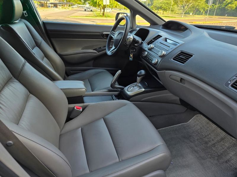 Honda Civic Sed LXL/ LXL SE 1.8 16V 2010/2011 AUTO NÍVEL VEÍCULOS SANTA CRUZ DO SUL / Carros no Vale Honda Civic Sed LXL/ LXL SE 1.8 16V 2010/2011 AUTO NÍVEL VEÍCULOS SANTA CRUZ DO SUL / Carros no Vale