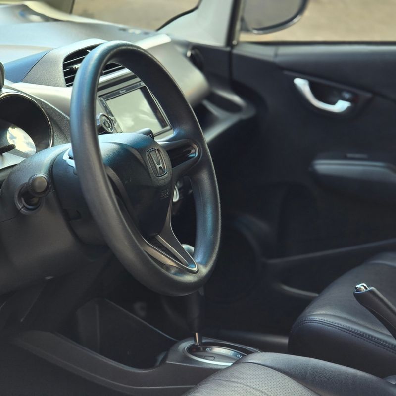 Honda Fit Twist 1.5 16V 2012/2013 AUTO NÍVEL VEÍCULOS SANTA CRUZ DO SUL / Carros no Vale