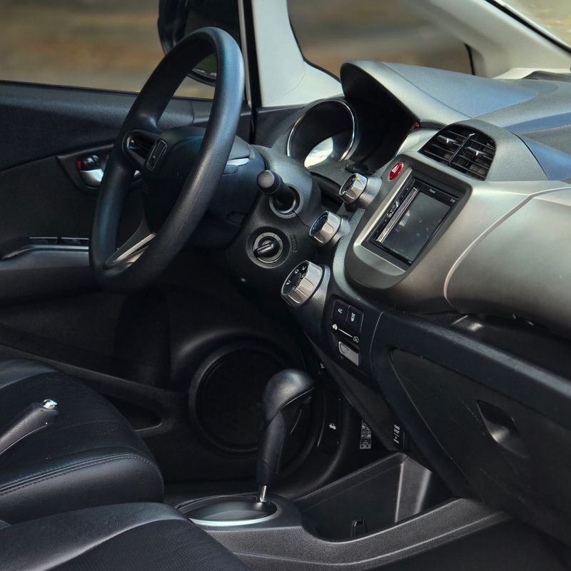 Honda Fit Twist 1.5 16V 2012/2013 AUTO NÍVEL VEÍCULOS SANTA CRUZ DO SUL / Carros no Vale