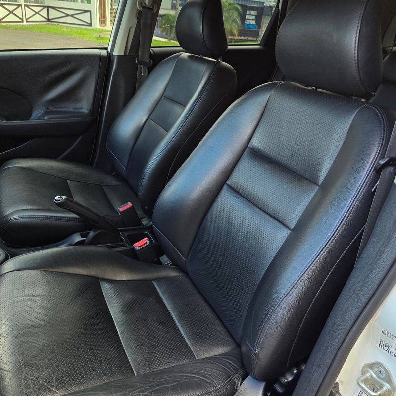 Honda Fit Twist 1.5 16V 2012/2013 AUTO NÍVEL VEÍCULOS SANTA CRUZ DO SUL / Carros no Vale