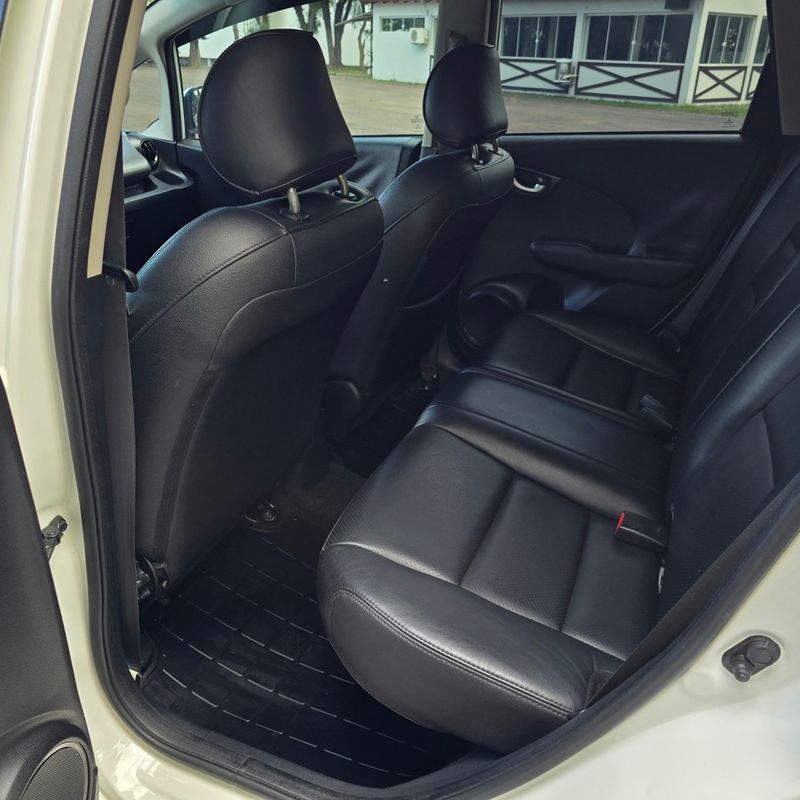 Honda Fit Twist 1.5 16V 2012/2013 AUTO NÍVEL VEÍCULOS SANTA CRUZ DO SUL / Carros no Vale