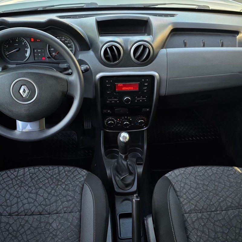 Renault DUSTER OUTDOOR 1.6 Hi 16V Mec. 2014/2015 AUTO NÍVEL VEÍCULOS SANTA CRUZ DO SUL / Carros no Vale