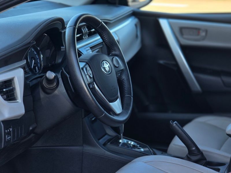 Toyota Corolla XEi 2.0 16V 2016/2016 AUTO NÍVEL VEÍCULOS SANTA CRUZ DO SUL / Carros no Vale Toyota Corolla XEi 2.0 16V 2016/2016 AUTO NÍVEL VEÍCULOS SANTA CRUZ DO SUL / Carros no Vale