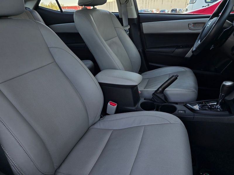 Toyota Corolla XEi 2.0 16V 2016/2016 AUTO NÍVEL VEÍCULOS SANTA CRUZ DO SUL / Carros no Vale Toyota Corolla XEi 2.0 16V 2016/2016 AUTO NÍVEL VEÍCULOS SANTA CRUZ DO SUL / Carros no Vale