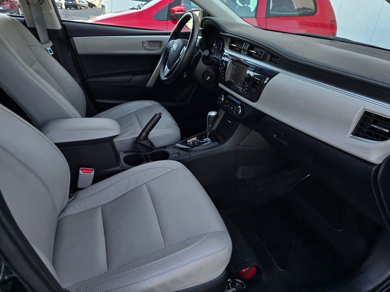 Toyota Corolla XEi 2.0 16V 2016/2016 AUTO NÍVEL VEÍCULOS SANTA CRUZ DO SUL / Carros no Vale Toyota Corolla XEi 2.0 16V 2016/2016 AUTO NÍVEL VEÍCULOS SANTA CRUZ DO SUL / Carros no Vale