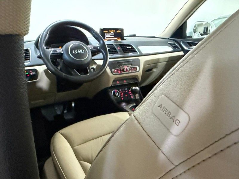 AUDI Q3 1.4 TFSI AMBITION 2016/2016 SUL SERRA MOTORS CAXIAS DO SUL / Carros no Vale