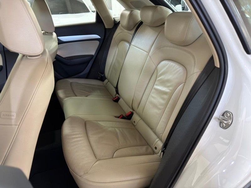 AUDI Q3 1.4 TFSI AMBITION 2016/2016 SUL SERRA MOTORS CAXIAS DO SUL / Carros no Vale