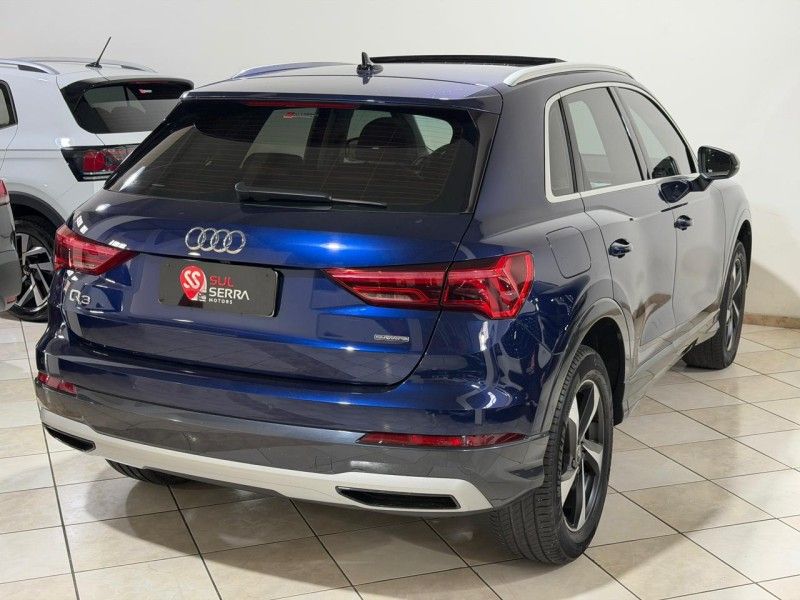 AUDI Q3 2.0 TFSI PERFORMANCE QUATTRO 2022/2023 SUL SERRA MOTORS CAXIAS DO SUL / Carros no Vale