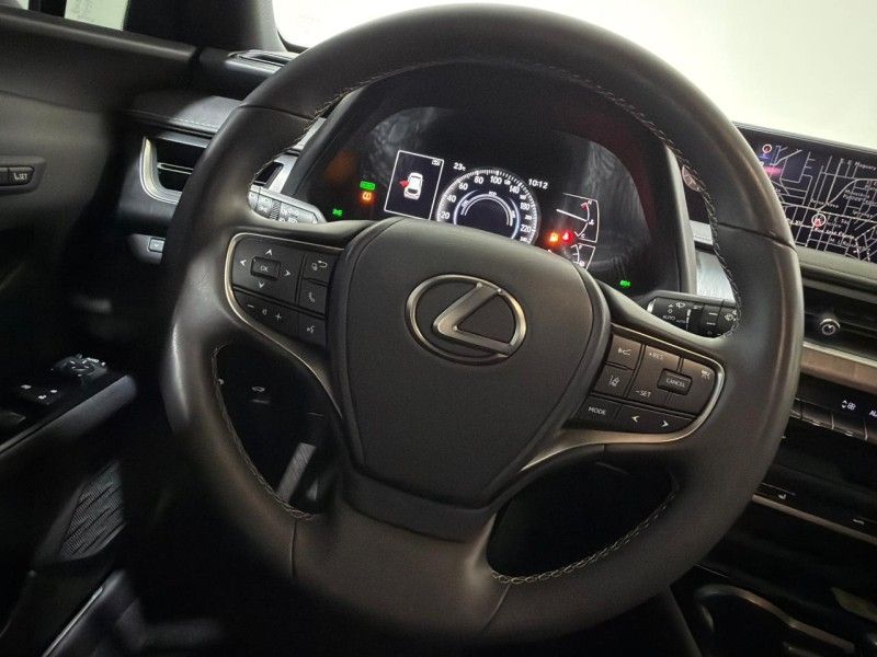 LEXUS UX 250H 2.0 16V LUXURY HÍBRIDO 2021/2022 SUL SERRA MOTORS CAXIAS DO SUL / Carros no Vale