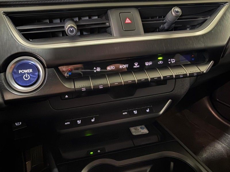 LEXUS UX 250H 2.0 16V LUXURY HÍBRIDO 2021/2022 SUL SERRA MOTORS CAXIAS DO SUL / Carros no Vale