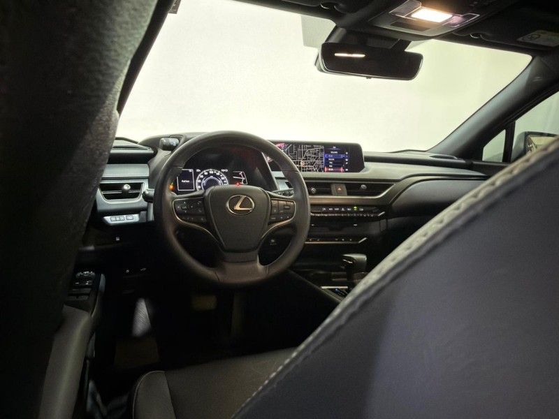 LEXUS UX 250H 2.0 16V LUXURY HÍBRIDO 2021/2022 SUL SERRA MOTORS CAXIAS DO SUL / Carros no Vale