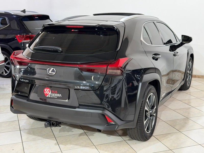 LEXUS UX 250H 2.0 16V LUXURY HÍBRIDO 2021/2022 SUL SERRA MOTORS CAXIAS DO SUL / Carros no Vale