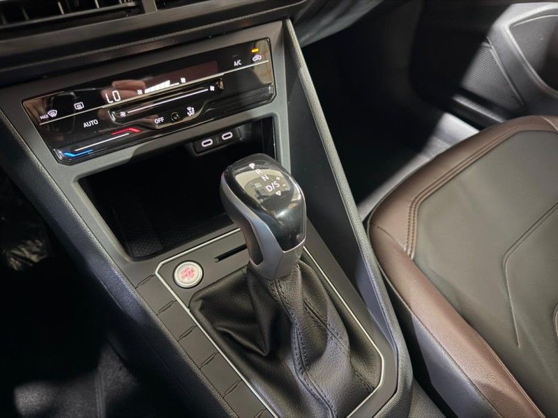 VOLKSWAGEN VIRTUS 1.0 200 TSI HIGHLINE 2023/2024 SUL SERRA MOTORS CAXIAS DO SUL / Carros no Vale