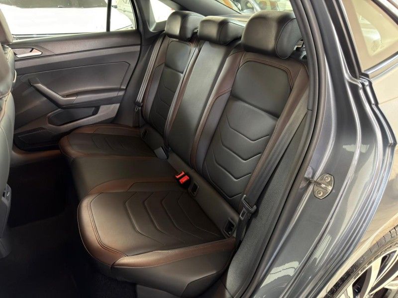 VOLKSWAGEN VIRTUS 1.0 200 TSI HIGHLINE 2023/2024 SUL SERRA MOTORS CAXIAS DO SUL / Carros no Vale