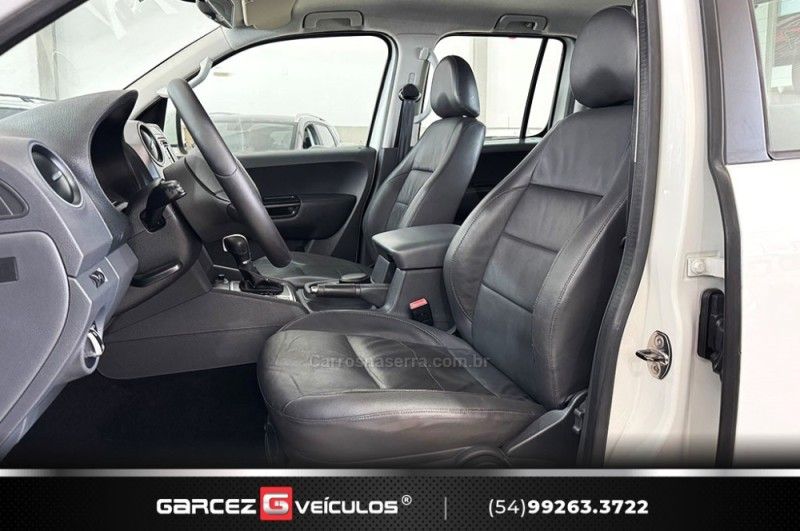 VOLKSWAGEN AMAROK 2.0 HIGHLINE 4X4 CD 16V TURBO INTERCOOLER 2014/2014 GARCEZ VEÍCULOS BENTO GONÇALVES / Carros no Vale
